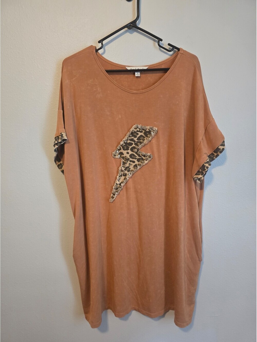 Davi & Dani Oversized Lightning Leopard  Print T-Shirt Dress (M)